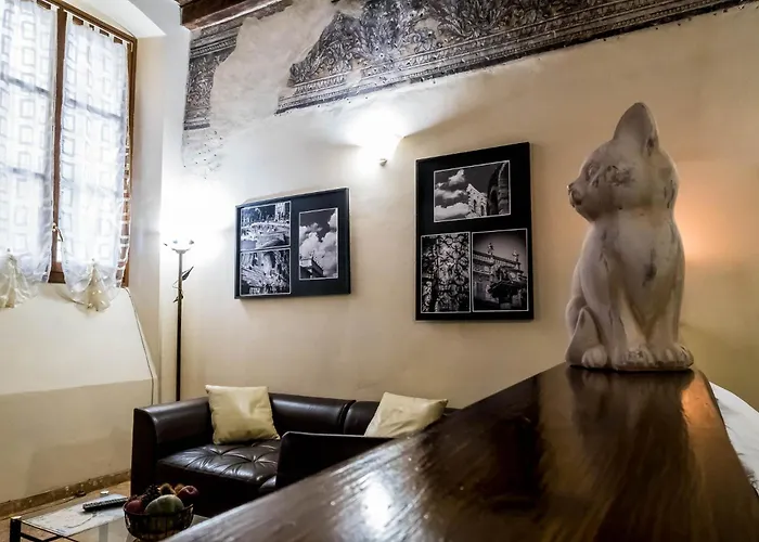 Апартаменты Palazzo Degli Affreschi *