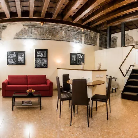 Palazzo Degli Affreschi * Verona