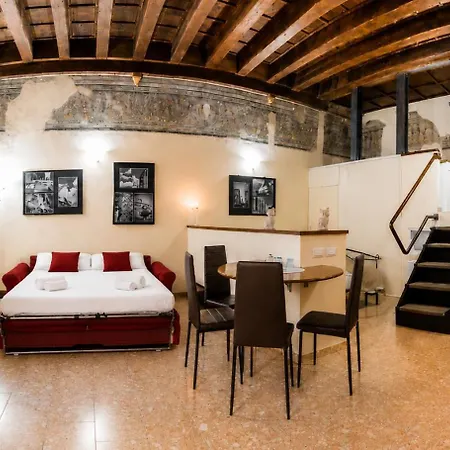 Palazzo Degli Affreschi Apartment *