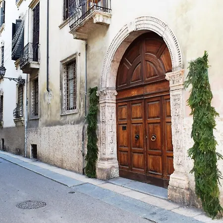 Palazzo Degli Affreschi * Verona