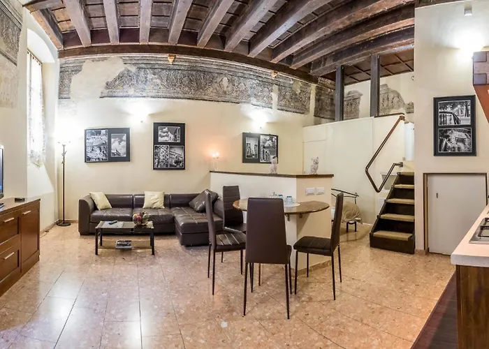 Palazzo Degli Affreschi *