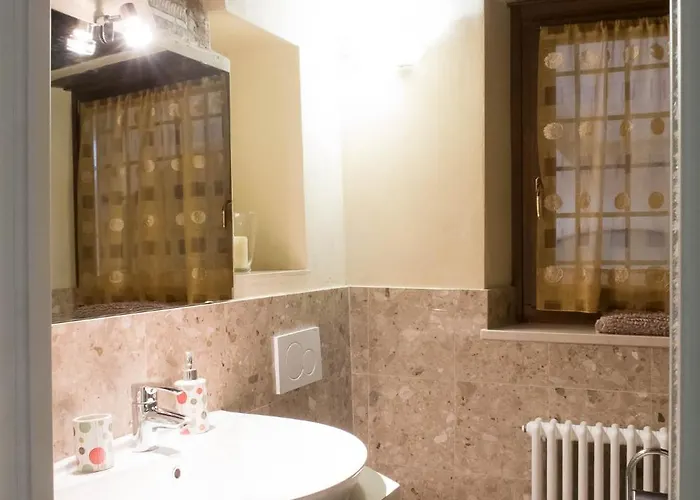 Palazzo Degli Affreschi דירה *